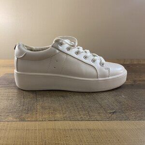 Steve Madden Bertie White 7.5 M